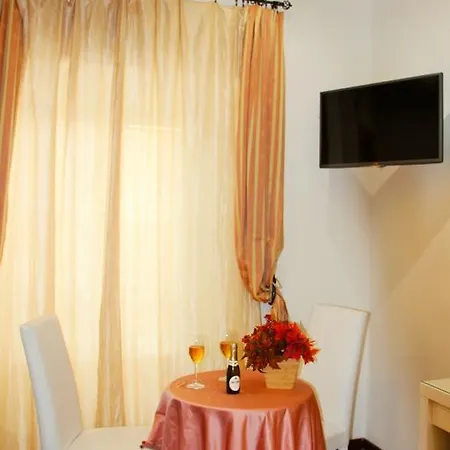 Oda ve Kahvaltı Have A - Luxury Roma